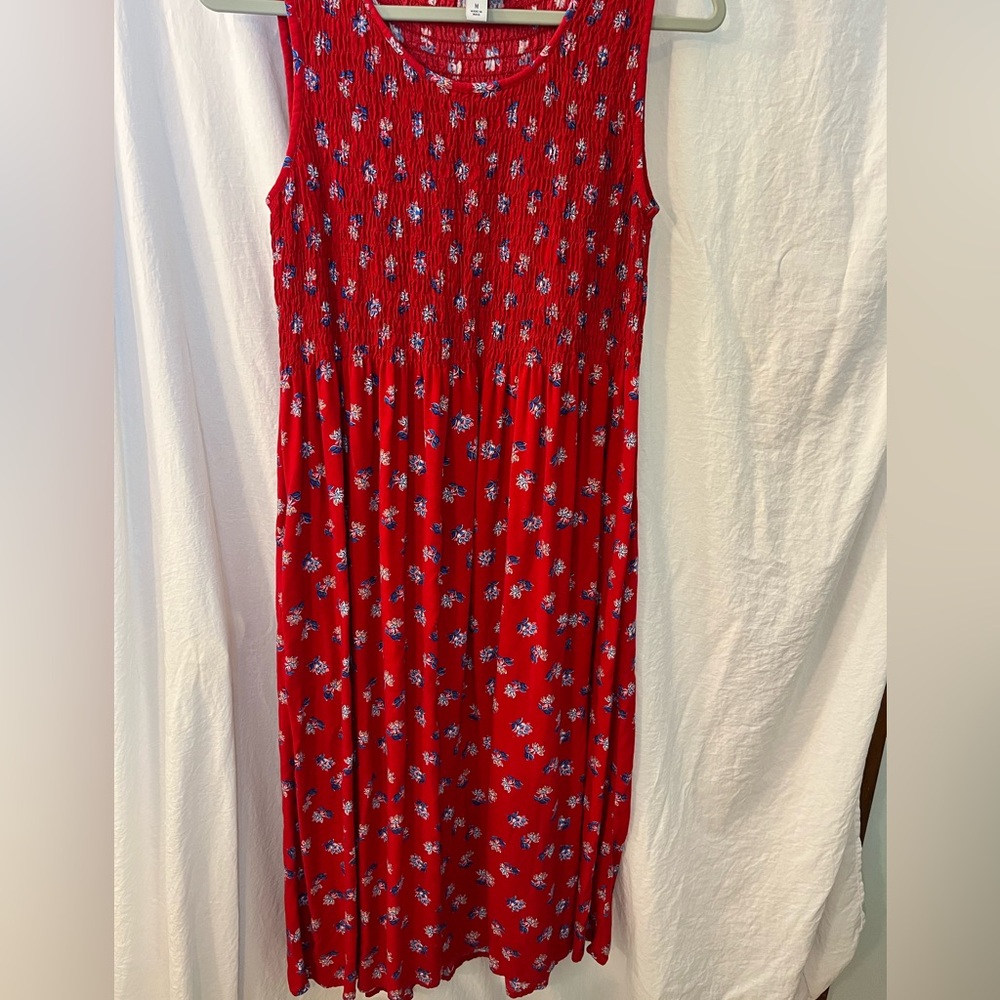 Croft & Barrow Red Sleeveless Dress with Blue Floral Pattern. Perfect condition.